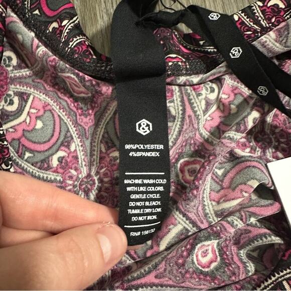 Agnes & Dora‎ Geometric Paisley Short Sleeve Relaxed Ruffle Tee Top Size L - Picture 5 of 9